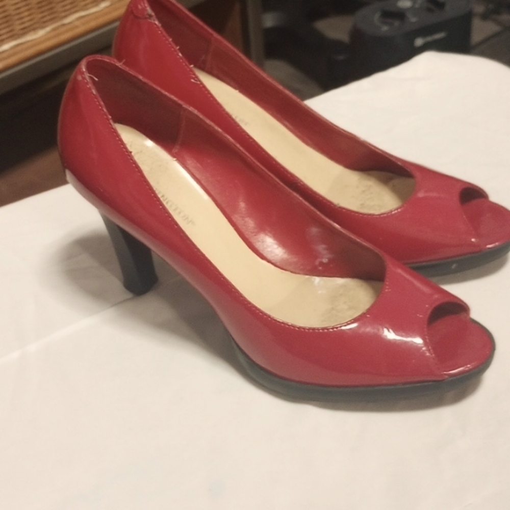 Red Shoes (Liliana) Size 8